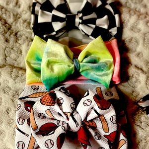 Multiple headband bows
